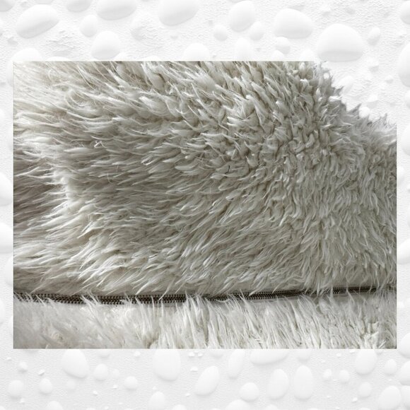 White Faux Fur Soft and Cuddly Vest - L (Fits Like M) - Picture 8 of 9